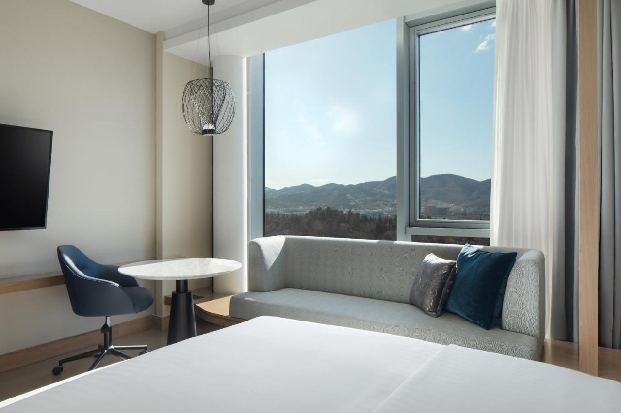 Tirana Marriott Hotel Bagian luar foto