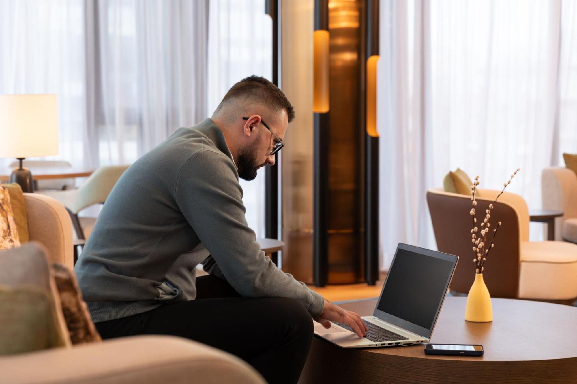 Tirana Marriott Hotel Bagian luar foto