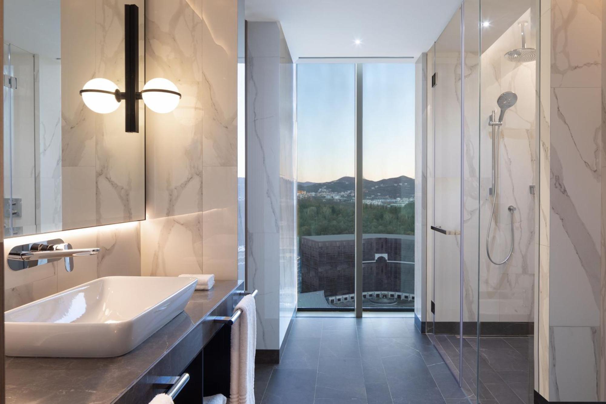 Tirana Marriott Hotel Bagian luar foto
