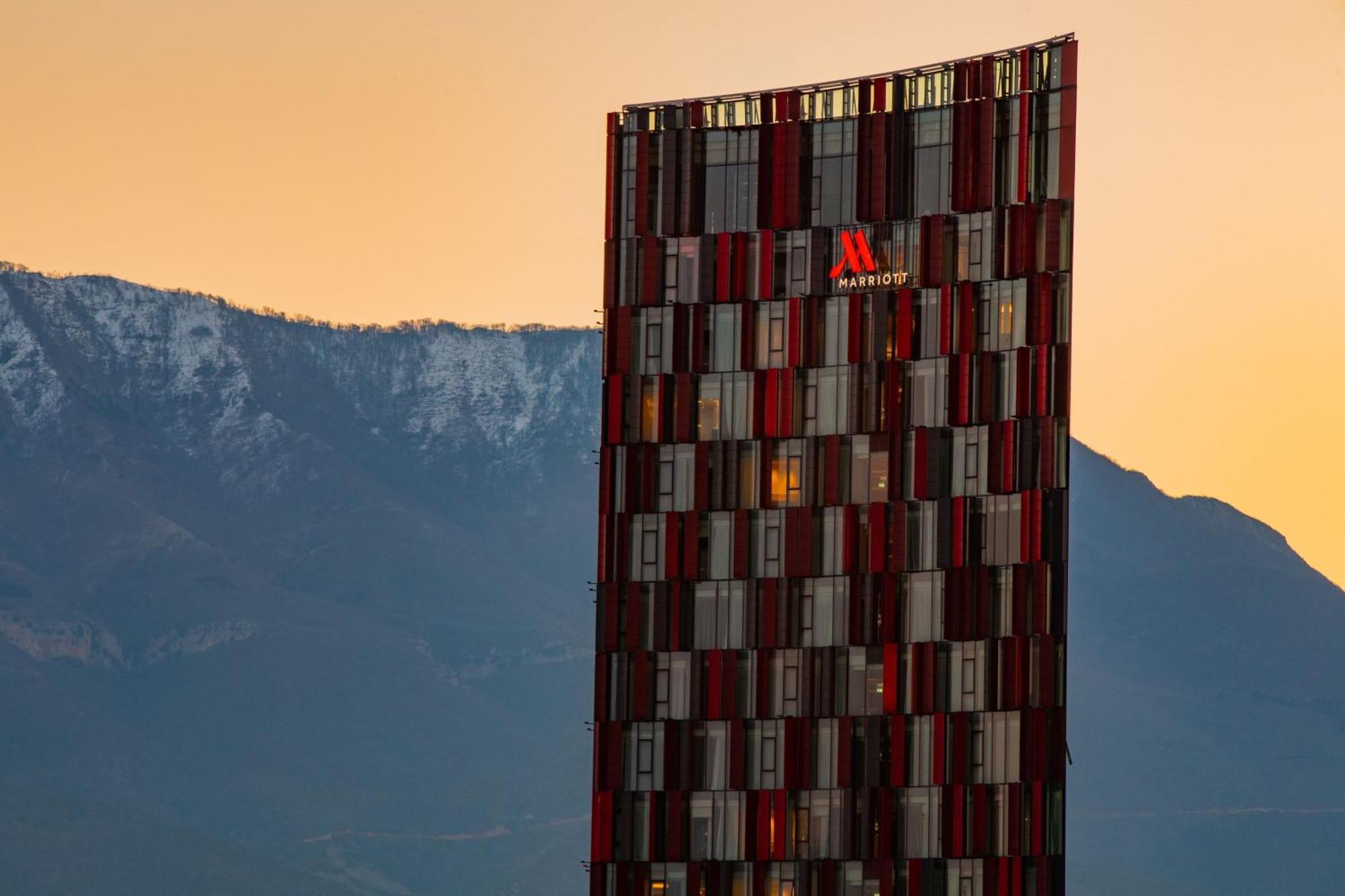 Tirana Marriott Hotel Bagian luar foto