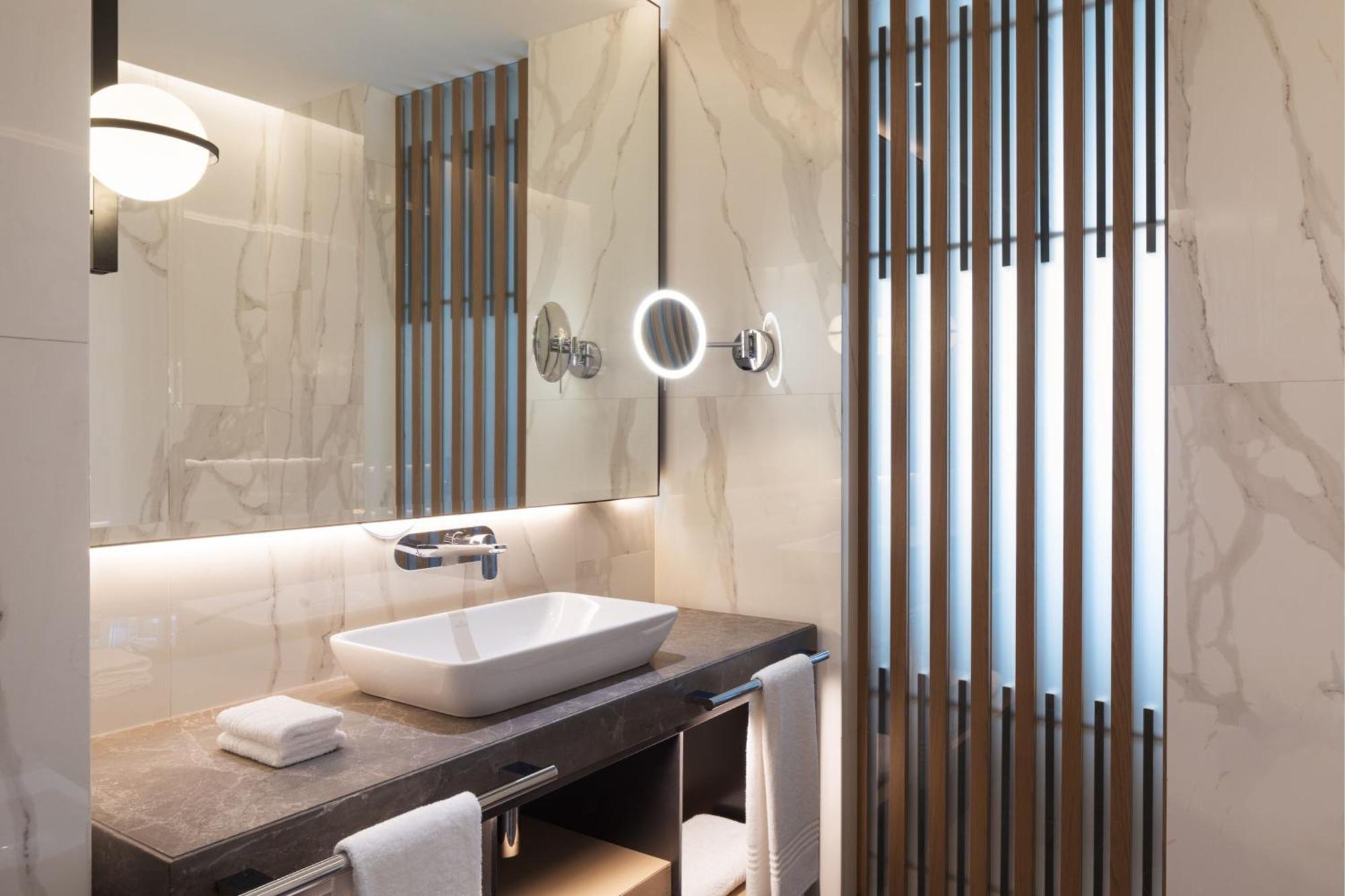 Tirana Marriott Hotel Bagian luar foto