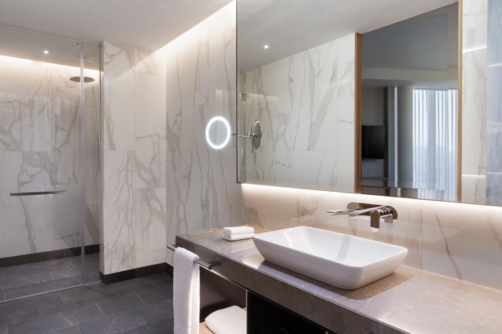 Tirana Marriott Hotel Bagian luar foto