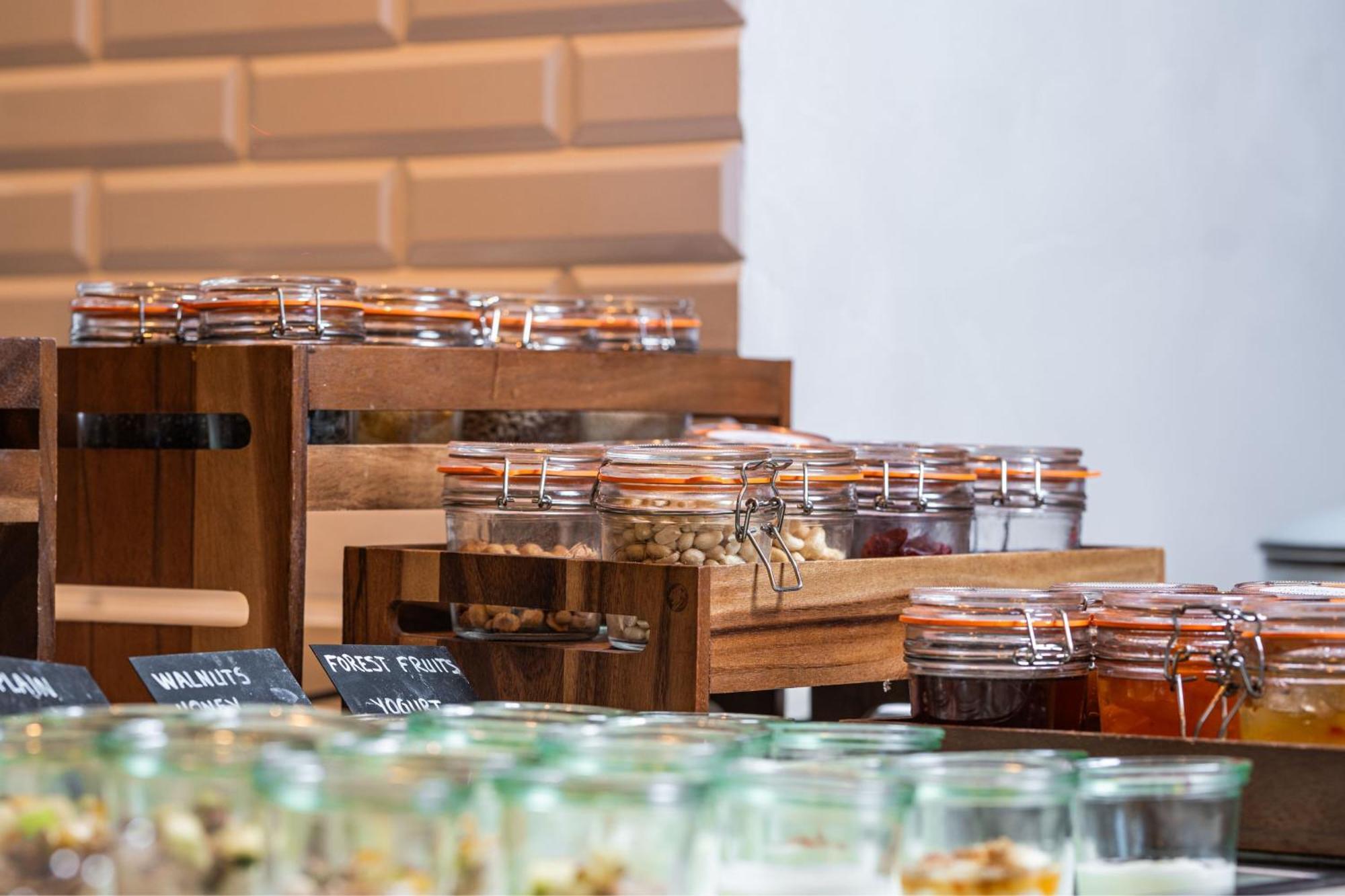 Tirana Marriott Hotel Bagian luar foto